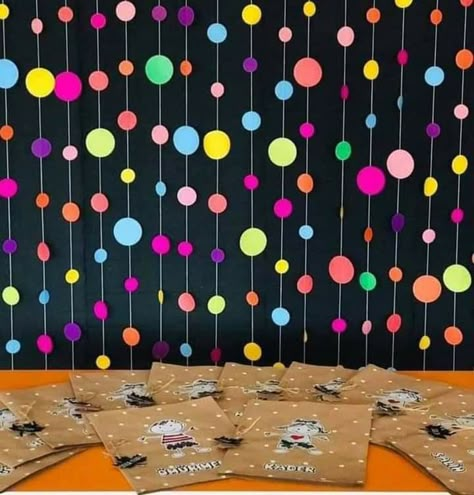 School Board Decoration, Diy Birthday Decorations, Diy Paper Crafts Decoration, Class Decoration, Board Decoration, Stage Decorations, Paper Crafts Diy Kids, School Decorations, Diy Party Decorations