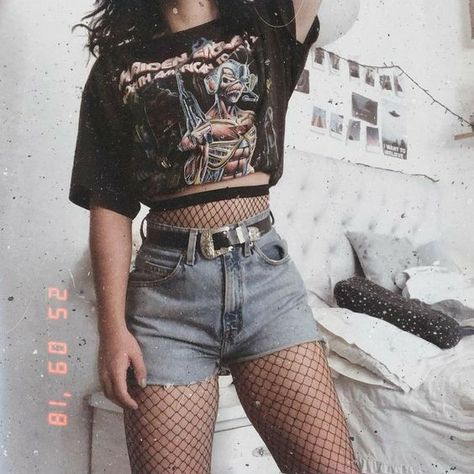 16-year-old Scarlette Russo has never got along with the universe. In… #teenfiction #Teen Fiction #amreading #books #wattpad Rok Outfit, E Girl Outfits, Mode Tips, Fest Outfits, Aesthetic Grunge Outfit, Green Converse, Looks Black, Pac Man, Brunch Outfit