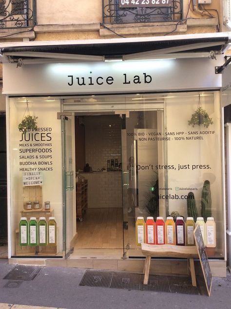 Juice Bar Packaging, Smoothie Cafe Interior, Juice Cafe Design, Smoothie Store Design, Coffee And Juice Bar Ideas, Juice Store Design, Juice Bar Design Interiors, Juice Shop Ideas, Juice Business Ideas