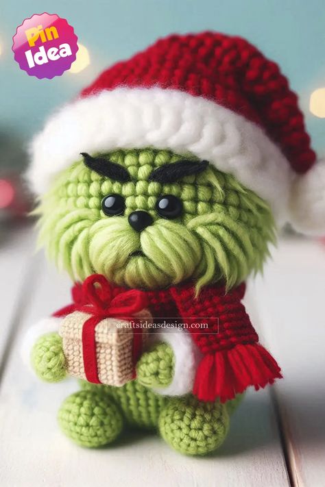 Grinch Crochet Amigurumi with Christmas Gift - Crafts Ideas Amigurumi Grinch Free Pattern, Free Grinch Crochet Pattern, Crochet Christmas Stuffed Animals, Crochet Grinch Pattern Free, Grinch Crochet Pattern Free, Grinch Crochet, Crochet Grinch, Disney Christmas Crafts, Knitting Patterns Free Dog