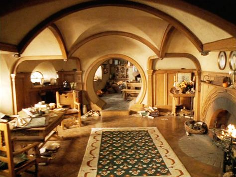 Pyxurz: The Lord of the Rings: The Fellowship of the Ring (page 1 of 8) Bilbo Hobbit Hole, Bilbo Baggins House Interior, Hobbit House Bedroom, The Hobbit Decor, Lord Of The Rings Home Aesthetic, Lord Of The Rings Room, Hobbit Hole House, Lord Of The Rings House, Bilbo Baggins House