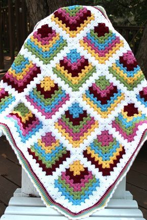 Free Crochet Baby Blanket Patterns | Baby crochet-free patterns Mitered Granny Square, Granny Square Häkelanleitung, Granny Square Baby Blanket, Hantverk Diy, Crocheted Blanket, Crochet Afgans, Crochet Blanket Afghan, Bantal Sofa, Crochet Granny Square Blanket