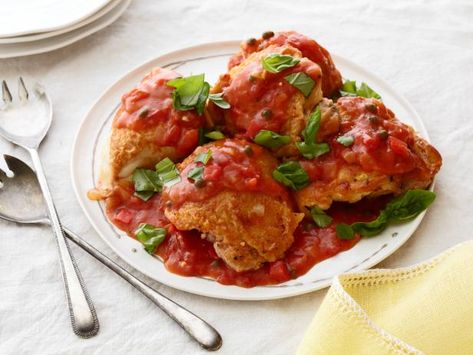 Get Chicken Cacciatore Recipe from Food Network Cacciatore Recipes, Chicken Cacciatore Recipe, Chicken Cacciatore, Giada De Laurentiis, Seitan, Marinara Sauce, Italian Dishes, Marinara, Weight Watchers Meals