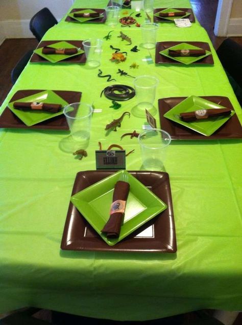 Shrek Birthday Party, Lizard Party, Crocodile Party, Ben 10 Birthday Party, Shrek Birthday, Table Settings Ideas, Ben 10 Party, Shrek Party, Snake Birthday