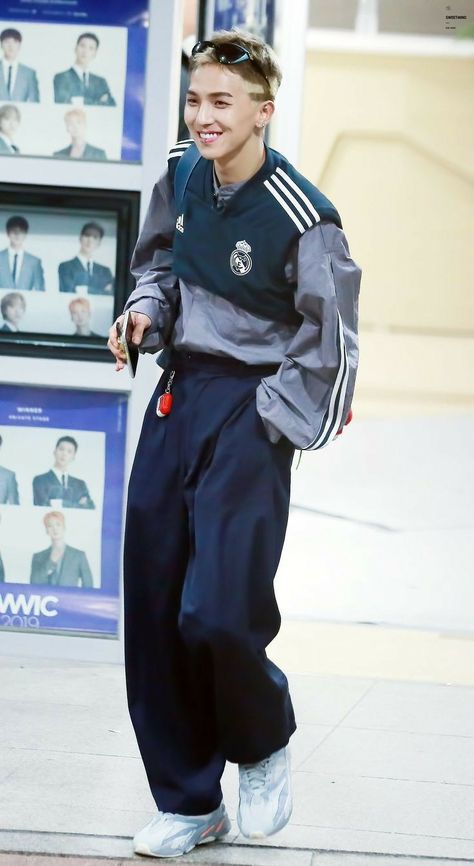 Winner Mino, Mino Winner, Song Mino, Style 2023, Jersey Outfit, Outfit Look, 가을 패션, Airport Style, Kpop Fashion