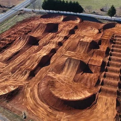 Moto Cross Yamaha, Atv Track, Bike Pump Track, Rc Car Track, Crawler Course, Dirt Bike Track, Dirt Bike Quotes, Motocross Tracks, Ktm Dirt Bikes