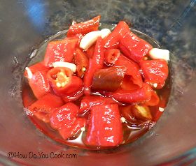 Garden Canning, Chili Pepper Sauce, Mexican Comfort Food, Hot Sauce Recipes, Sriracha Sauce, Spicy Chili, Peppers Recipes, Delicious Meals, Canning Recipes