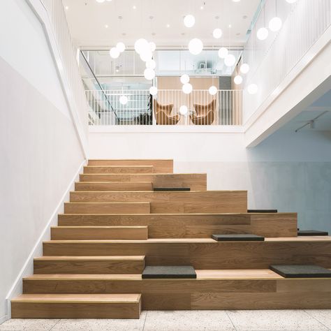 Industrial Interior Office, Maker Space, Stairs Architecture, School Interior, Minimal House Design, Interior Stairs, Workplace Design, Staircase Design, School Architecture