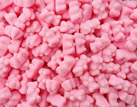 Wow pink gummy bears 😋 Pink Gummy Bears, Wallpers Pink, Bear Aesthetic, Pink Snacks, Pink Sweets, Soft Pink Theme, Baby Pink Aesthetic, Color Vibe, Pink Foods