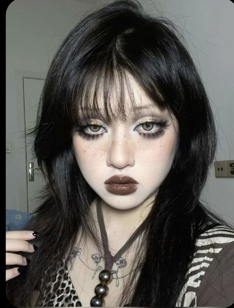 Maquillage Goth, Goth Makeup Looks, Goth Makeup Tutorial, Goth Eye Makeup, Dark Makeup Looks, Punk Makeup, Doll Eye Makeup, Alt Makeup, Smink Inspiration