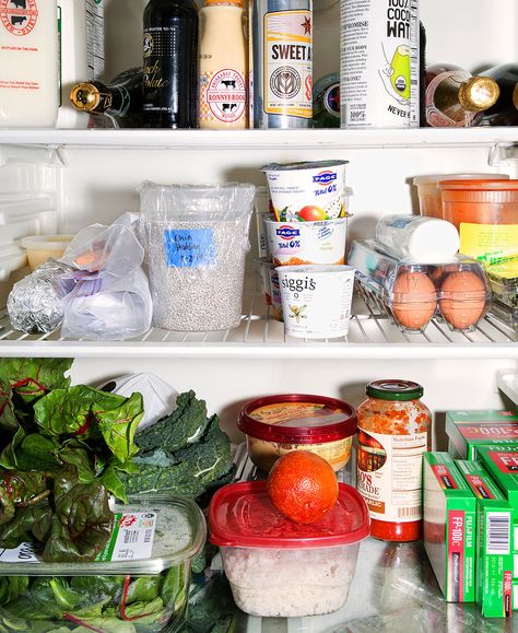 ‘You Probably Don’t Want to Look in the Crisper’ Photographs by ERIC HELGASMARCH 28, 2014  Inside the fridges of 11 top New York chefs. Chefs Fridge, Chef Fridge, Fridge Photography, Fridge Inspiration, Inside Fridge, Grocery Aesthetic, Things Organized Neatly, Fridge Organization, Food Writing