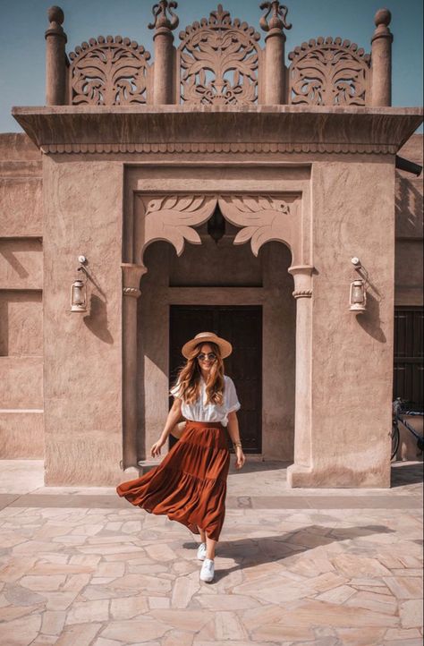 Dubai Vacation Outfits, Dubai Travel Outfit, Desert Outfit Ideas Dubai, Dubai Ootd, Desert Outfit Ideas, Dubai Outfits Ideas, Dubai Outfit, Desert Outfit, Dubai Trip