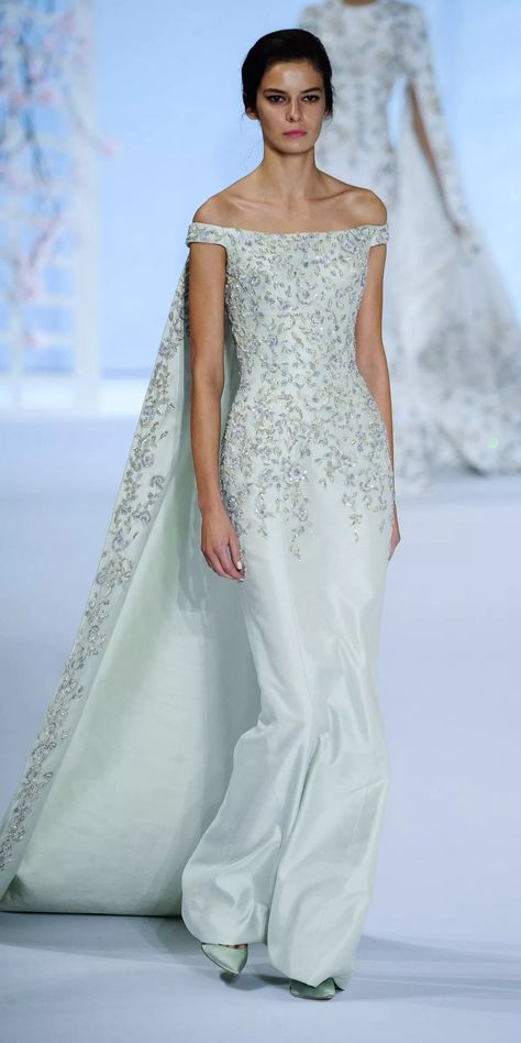 Ralph And Russo Wedding Dress, Dress Pesta, Ralph And Russo, Wedding Inspo, Fashion Ideas, Fashion Inspo Outfits, Beautiful Dresses, Wedding Gowns, Fashion Inspo