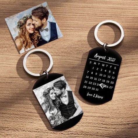 Calendar Keychain, Keychain Photo, Best Anniversary Gifts, Creative Gifts For Boyfriend, Couples Keychains, Best Gifts For Him, Photo Keychain, Newly Married Couple, Photo Calendar