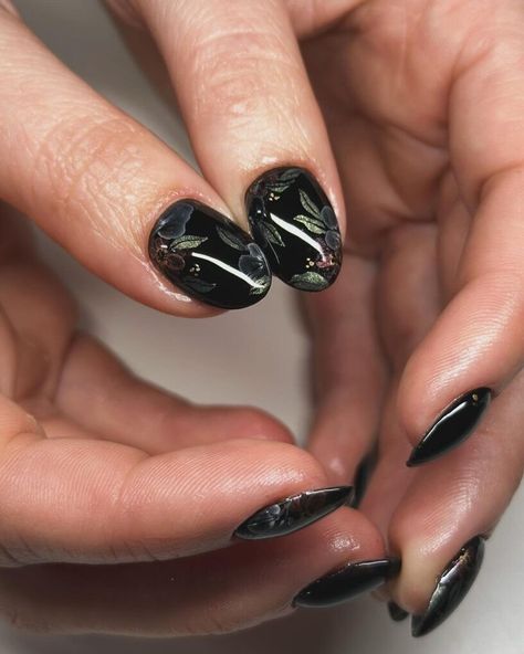 Dark Nail Designs, Rock Nails, Bridesmaids Nails, Dark Nail, Gothic Glam, Gothic Nails, Goth Nails, With Nails, Dark Nails