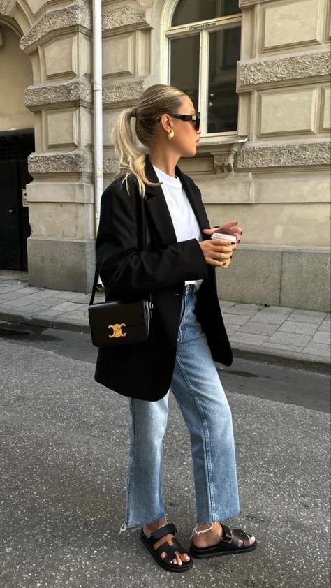 Paris Spring Outfits, paris outfits, quiet luxury fashion, chic fashion, old money style, striped sweater outfits, blazer and jeans Striped Sweater Outfit, Stripe Outfits, Paris Outfits, Wardrobe Outfits, Casual Chic Outfit, Blazer Outfits, Looks Style, Comfy Outfits, Old Money