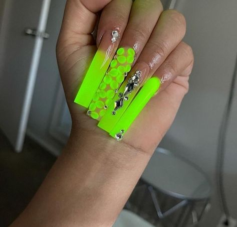 Green Glow In The Dark Nails, Glow In The Dark Nails Acrylic, Dark Acrylic Nails, Glow In The Dark Nails, Cool Lights, Dark Nail Designs, Neon Green Nails, Cute Acrylic Nail Designs, 4 Girls