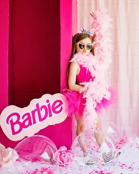 Toddler Barbie Photoshoot, Barbie Photoshoot Ideas Kids, Barbie Birthday Photoshoot, Barbie Birthday Outfit Kids, Barbie Photoshoot, Chelsea Barbie, Barbie Party Decorations, Barbie Theme Party, Barbie Kids