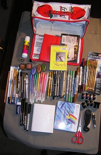 Good Art Supplies, Collage Supplies, Art Journaling Supplies, Expensive Purses, Travel Art Kit, Travel Art Journal, Art Supply Organization, Watercolor Kit, Artist Aesthetic