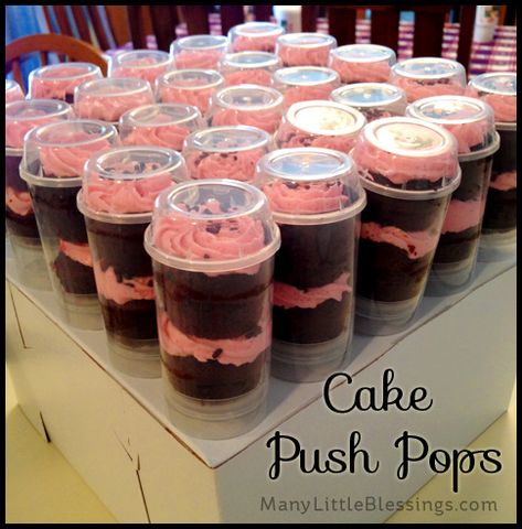 Push Pops Recipes, Push Pop Desserts, Push Cake, Diy Cake Pops, Cake Push Pops, Push Up Pops, Pops Cake, Dessert Containers, First Communion Party