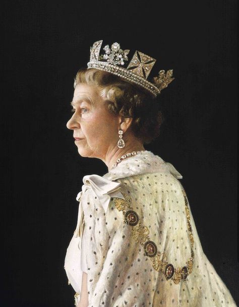 Elizabeth II Queen Elizabeth Ii Portrait, Queen Mary Ii, Queen Portrait, Queen Liz, Queen Hat, Rainha Elizabeth Ii, Hm The Queen, Elisabeth Ii, Royal Queen