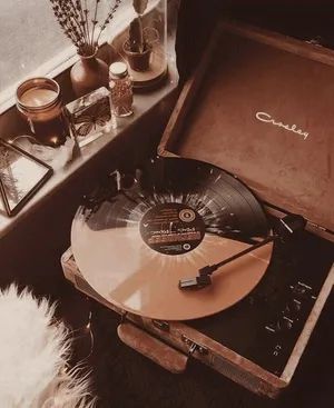 Record Player Aesthetic, Brown Aesthetic Vintage, Music Widget, Vintage Aesthetic Wallpaper, Tumblr Themes, Retro Record Player, Retro Style Art, Theme Phone, Vintage Style Wallpaper