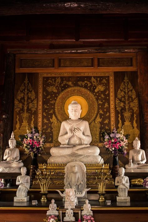 Buddha Room Design, Buddha Altar, Thailand Buddha, Theravada Buddhism, Altar Design, Buddha Artwork, Golden Buddha, Buddha Decor, Buddhist Altar