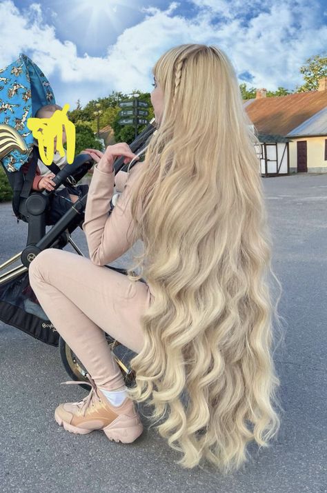 Rapunzel Hair, Long Hair Pictures, Really Long Hair, Long Blonde, Very Long Hair, Long Blonde Hair, Beautiful Long Hair, Silky Hair, Dream Hair