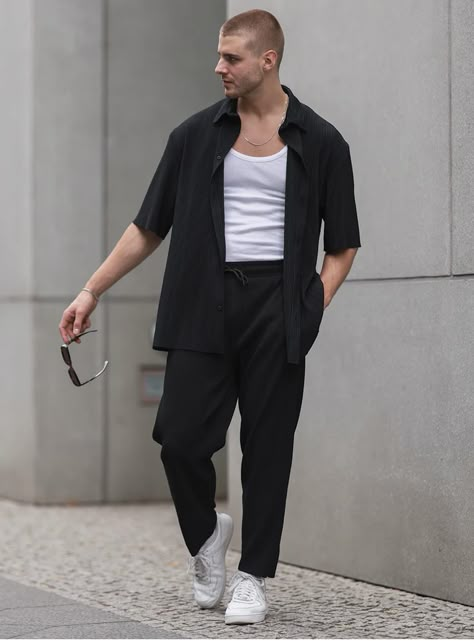 Men All Black Casual Outfit, Casual Party Outfit Men Classy, Summer Night Outfit Men, Minimalist Fashion Men Summer, Minimalist Men Outfit, Men Night Out Outfit, Men Astethic, Oversized Outfit Men, Mens Alternative Fashion