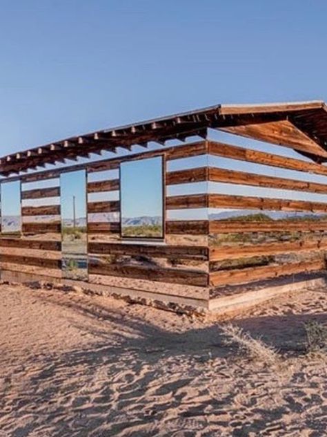 House Of Mirrors, Architecture Cool, Wooden Cabin, Mirror House, Light Installation, Land Art, Joshua Tree, Amazing Architecture, American Artists