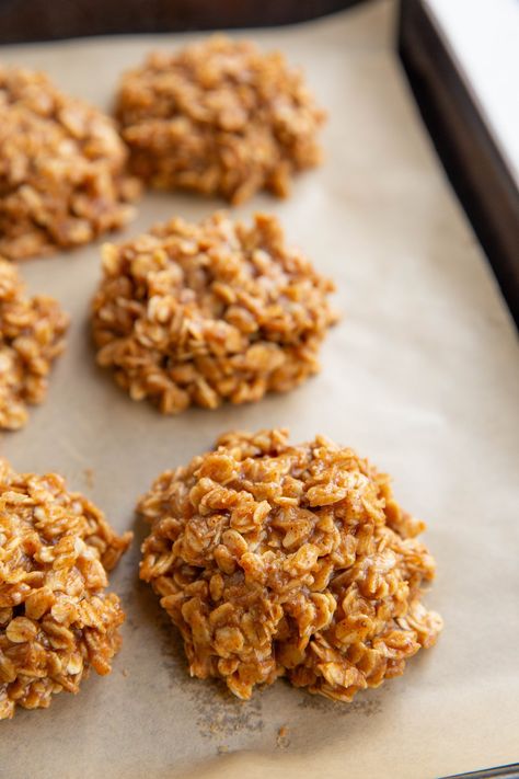 5-Ingredient Almond Butter No-Bake Oatmeal Cookies - The Roasted Root No Bake Cookies Almond Butter, Almond Butter Treats, No Bake Almond Butter Bars, Almond Butter Cookie Dough, No Bake Cookies With Almond Butter, Almond Butter No Bake Cookies, What To Eat With Almond Butter, No Butter Baking Recipes, Recipe Using Almond Butter