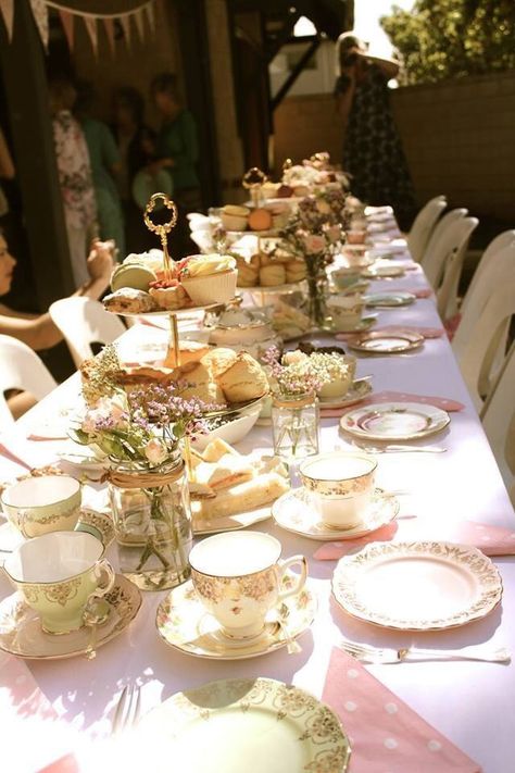 Great for thanksgiving!! Hens Party High Tea, High Tea Birthday Party Ideas, High Tea Sweet 16, Bachelorette High Tea, Afternoon Tea Hen Party, Bridal Shower Afternoon Tea, High Tea Wedding Reception, High Tea Table Setting Ideas, High Tea Baby Shower Ideas