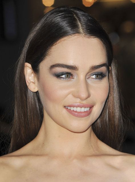 Emilia Clarke Makeup, Emilie Clarke, Formal Makeup, Celebrity Faces, Lovely Eyes, Emilia Clarke, Face Photo, Woman Crush, Eye Color