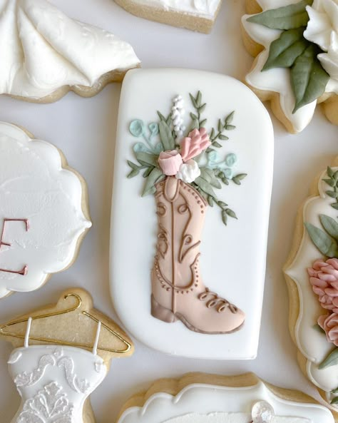 Country Bridal Shower Cookies, Boots And Bubbles Party, Boots Bridal Shower Ideas, Boots And Bubbly Bridal Shower Cookies, Boots Bridal Shower Decor, Boots And Bubbly Cookies, Cowgirl Bridal Shower Cookies, Boots Brunch And Bubbly, Boots And Brunch Party