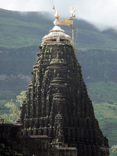 trimbakeshwar jyotirling, nasik, maharashtra  #hindu √ #wanderlust #temples #sanctuary #beautifulplanet #beautifulplaces Trimbakeshwar Jyotirling, Temple India, India Travel Places, Indian Temple Architecture, India Architecture, Ancient Indian Architecture, Temple Photography, Amazing India, Temple Architecture