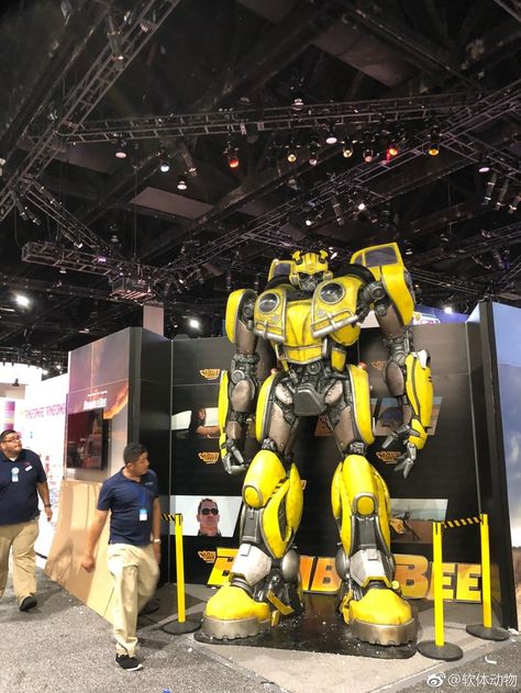 SDCC 2018 - First Looks From The Hasbro Transformers Booth - New Studio Series And More! Cosplay Drawing, Slappy The Dummy, Bumblebee Movie, Transformers 5, Michael Bay, Vw Aircooled, Time Cartoon, First Looks, Transformers Bumblebee