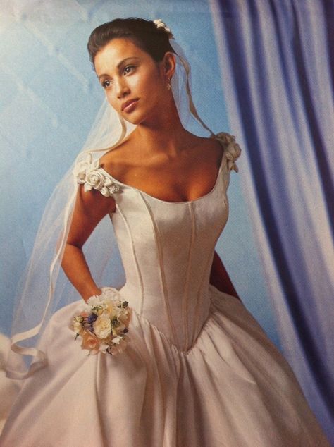 Wedding Dresses 90s, 90s Wedding Dress, 80s Wedding, Wedding Web, White Wedding Gowns, Dream Wedding Ideas Dresses, Modest Wedding, Classy Wedding, Bridal Inspo