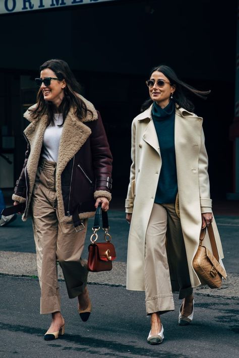 Milan Fashion Week Day 2 Milan Winter Fashion, Shirt Under Dress Outfit, Milan Winter, Fashion Milan, Italian Chic, First Date Outfits, Milan Fashion Week Street Style, Milan Street Style, Elle Macpherson