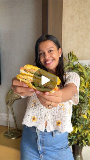 Easy Breakfast Ideas Indian, Vegetarian Breakfast Sandwich, Eggless Omelette, Eggless Breakfast Ideas, Omelette Sandwich, Eggless Breakfast, Indian Bread Recipes, Sandwich Healthy, Sandwich Easy