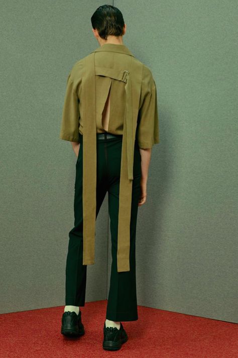 Central Saint Martins graduated menswear designer, Chin, dives into the gritty world of Christer Strömholm and Paris’s mid-century transsexuals. Design Moda, Diy Vetement, Mode Inspo, 가을 패션, Spring Summer 2016, Prince Charming, Mode Inspiration, Summer 2016, Dandy