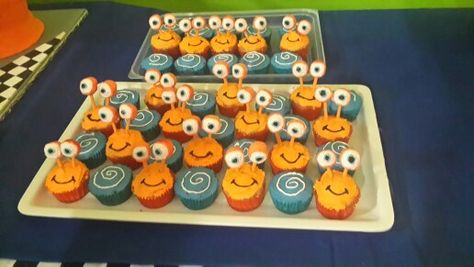 Turbo Snail party cupcakes Turbo Party Ideas, Turbo Themed Birthday Party, Snail Party Ideas, Turbo Birthday Party Ideas, Snail Party, Snail Cake, Turbo Snail, Kids Tea Party, Movie Birthday Party