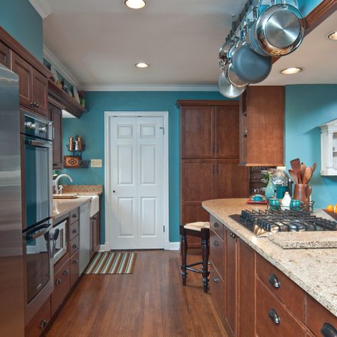 Tiffany Blue Kitchen, Teal Kitchen Walls, Blue Kitchen Accessories, Turquoise Kitchen, Teal Kitchen, Blue Kitchen Decor, Kitchen Walls, Kitchen Wall Colors, Teal Walls