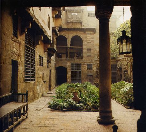 indoor moroccan courtyard. would love to have this in the middle of my house. Moroccan Courtyard, Roman Bath House, Two Storey House, Islamic Design, Wall Garden, Courtyard House, Mediterranean Homes, Spanish Colonial, Traditional Architecture