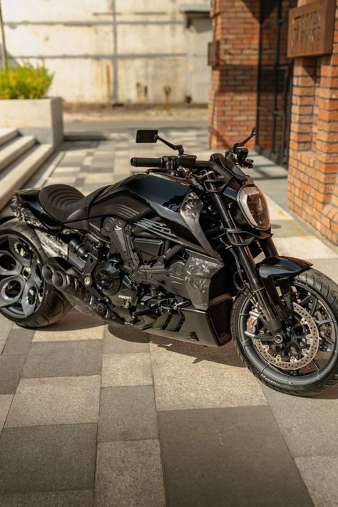 Ducati X-Diavel black ‘Aliense 9’ by Box39 Interior Car Aesthetic, Car Aesthetic Night, Car Aesthetic Interior, Ducati Diavel Carbon, Ducati Xdiavel, Xe Ducati, Cars Modified, Car Dream, Stylish Bike