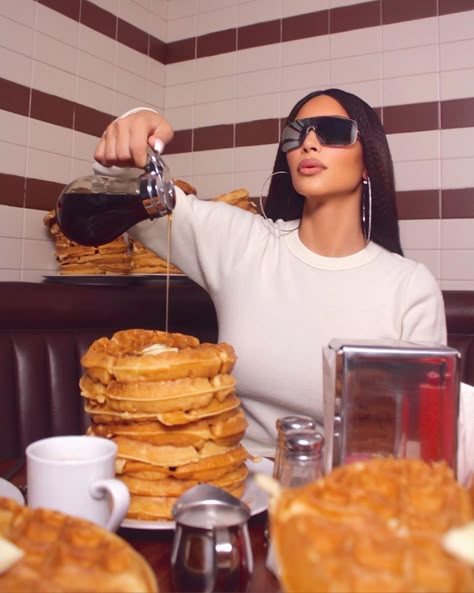 Waffle House, Kim K, Vegan Cooking, Kardashian Jenner, Instagrammer, Esthetician, Kim Kardashian, Syrup, Beauty Skin