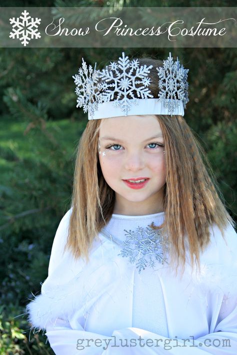 Ice Princess Costume, Ice Queen Costume, First Halloween Costumes, Diy Snow, Princess Halloween Costume, Princess Diy, Diy Kostüm, Snow Princess, Mardi Gras Carnival