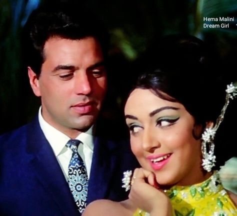 Hema Malini with Dharmendra in Tum Haseen Main Jawan Dharmendra Deol, Hema Malini, Bollywood Pictures, Retro Bollywood, Art Photography Portrait, Latest Funny Videos, Wallpaper Flowers, Most Beautiful Gardens, Madhuri Dixit