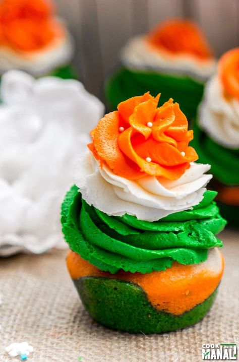 Republic Day Cake, Tricolour Food, Indian Tricolor, Modak Recipe, Flag Food, Happy Saturday Everyone, Bengali Food, India Book, Kinds Of Desserts