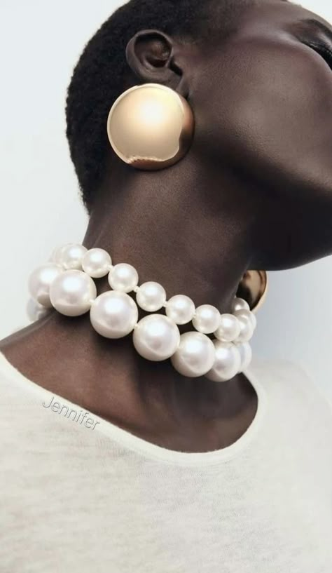 Pearl Jewelry Aesthetic, Silver Jewelry Stack, Big Earrings Aesthetic, Aesthetic Pearl Necklace, Chrome Jewelry, Jewelry Shoot, Jewellery Shoot, Weird Jewelry, Stack Bracelet