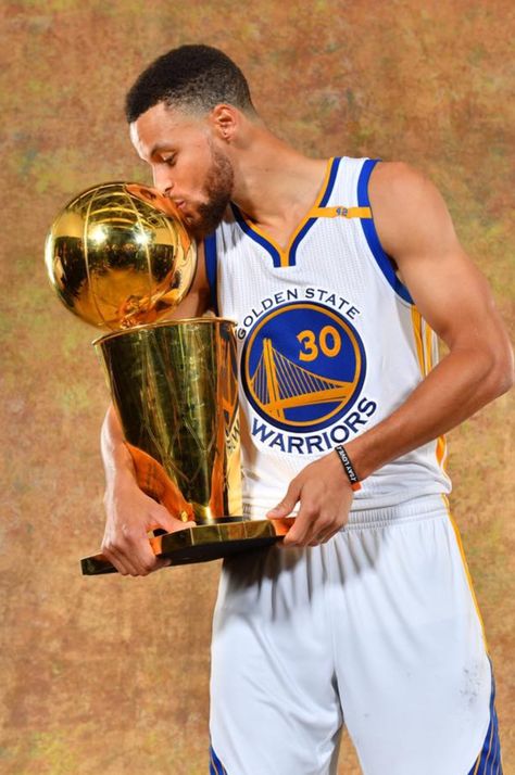 Stephen Curry Art, Stephen Curry Wallpaper, Golden State Basketball, Curry Wallpaper, Curry Nba, Nba Stephen Curry, Wardell Stephen Curry, Warriors Stephen Curry, Basketball Tricks